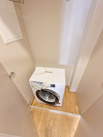 Pagalma ēka, renovēta māja, slēgts pagalms, ieeja no pagalma, ir lifts, kāpņu telpa pēc Rīga - foto 14