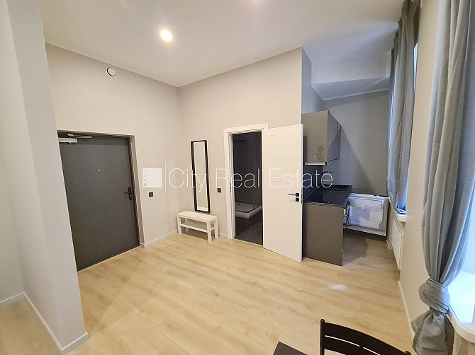 Fasādes māja, renovēta māja, slēgts pagalms, ieeja no ielas un pagalma, ir lifts, kāpņu Rīga - foto 2