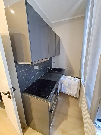 Fasādes māja, renovēta māja, slēgts pagalms, ieeja no ielas un pagalma, ir lifts, kāpņu Rīga - foto 9