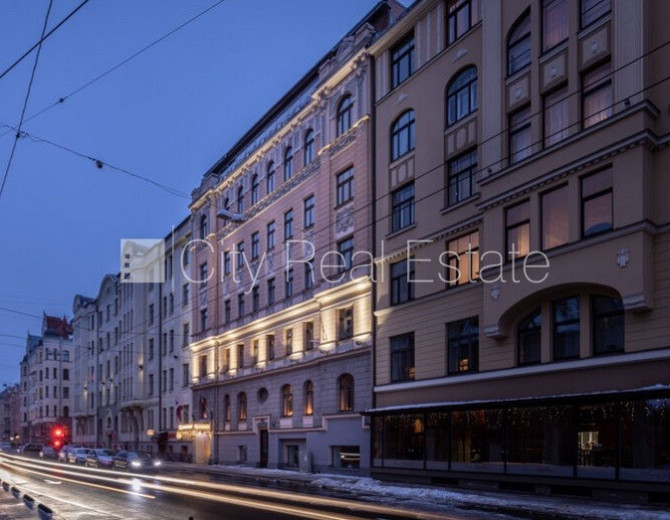 Fasādes māja, renovēta māja, slēgts pagalms, ieeja no ielas un pagalma, ir lifts, kāpņu Rīga - foto 20