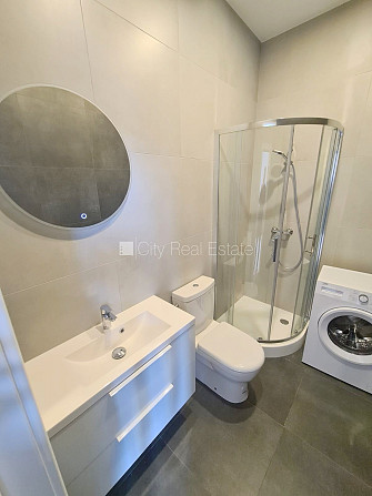 Fasādes māja, renovēta māja, slēgts pagalms, ieeja no ielas un pagalma, ir lifts, kāpņu Rīga - foto 16