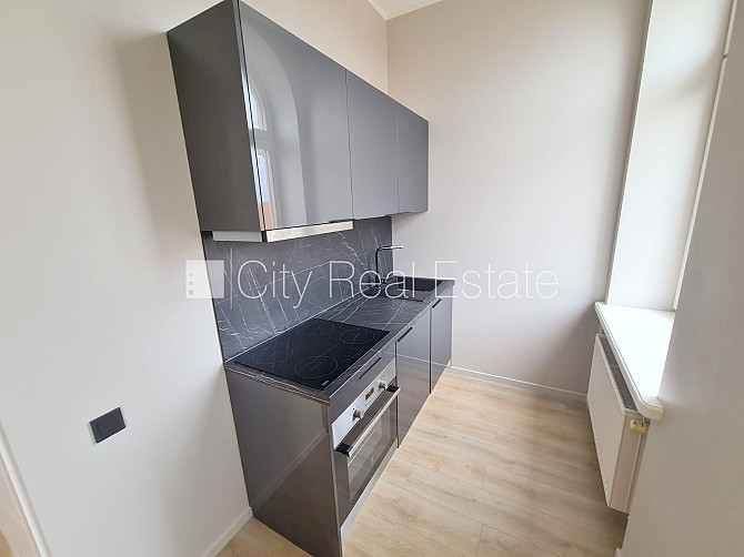 Fasādes māja, renovēta māja, slēgts pagalms, ieeja no ielas un pagalma, ir lifts, kāpņu Rīga - foto 11