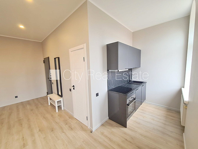 Fasādes māja, renovēta māja, slēgts pagalms, ieeja no ielas un pagalma, ir lifts, kāpņu Rīga - foto 2