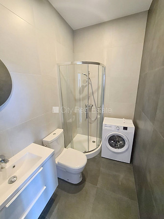 Fasādes māja, renovēta māja, slēgts pagalms, ieeja no ielas un pagalma, ir lifts, kāpņu Rīga - foto 15