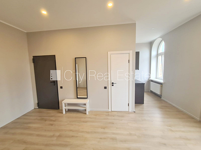 Fasādes māja, renovēta māja, slēgts pagalms, ieeja no ielas un pagalma, ir lifts, kāpņu Rīga - foto 3