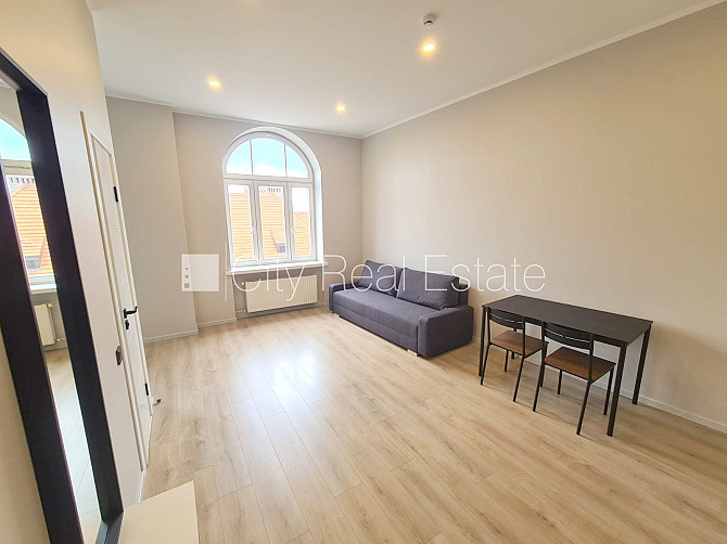 Fasādes māja, renovēta māja, slēgts pagalms, ieeja no ielas un pagalma, ir lifts, kāpņu Rīga - foto 10