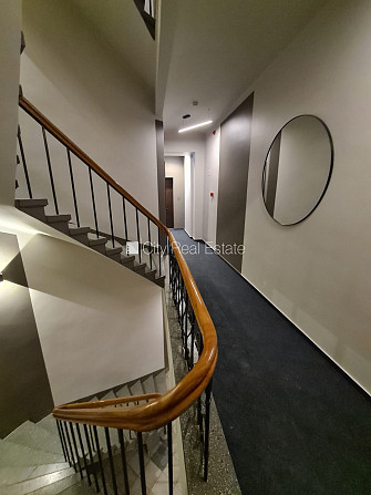 Fasādes māja, renovēta māja, slēgts pagalms, ieeja no ielas un pagalma, ir lifts, kāpņu Rīga - foto 11