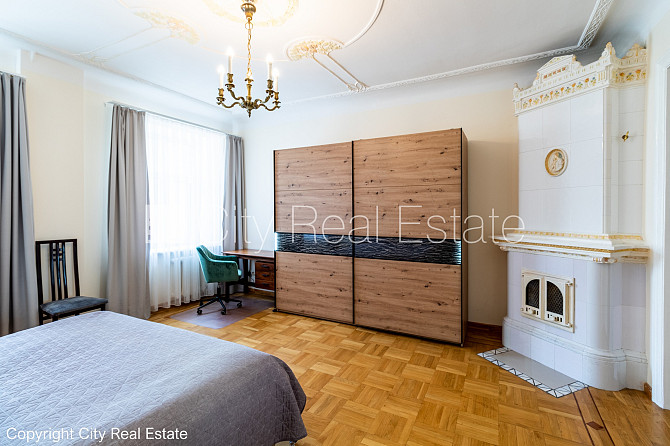 Fasādes māja, slēgts pagalms, ieeja no ielas, logi vērsti mājas abās pusēs, istabas Rīga - foto 3
