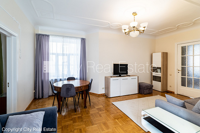 Fasādes māja, slēgts pagalms, ieeja no ielas, logi vērsti mājas abās pusēs, istabas Rīga - foto 7