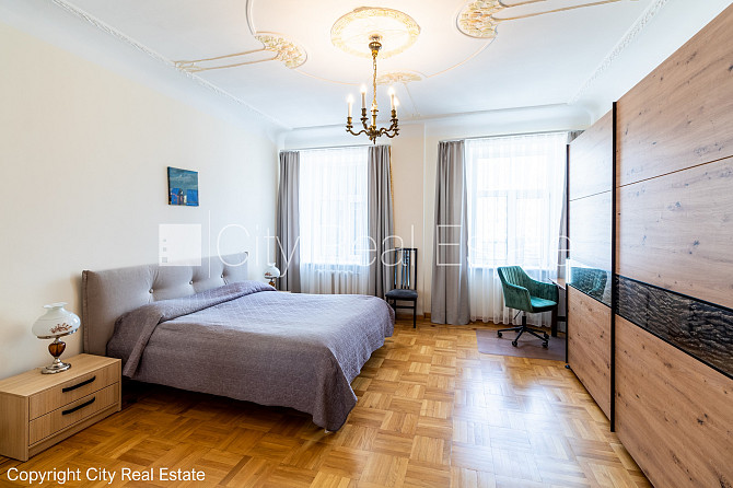Fasādes māja, slēgts pagalms, ieeja no ielas, logi vērsti mājas abās pusēs, istabas Rīga - foto 2