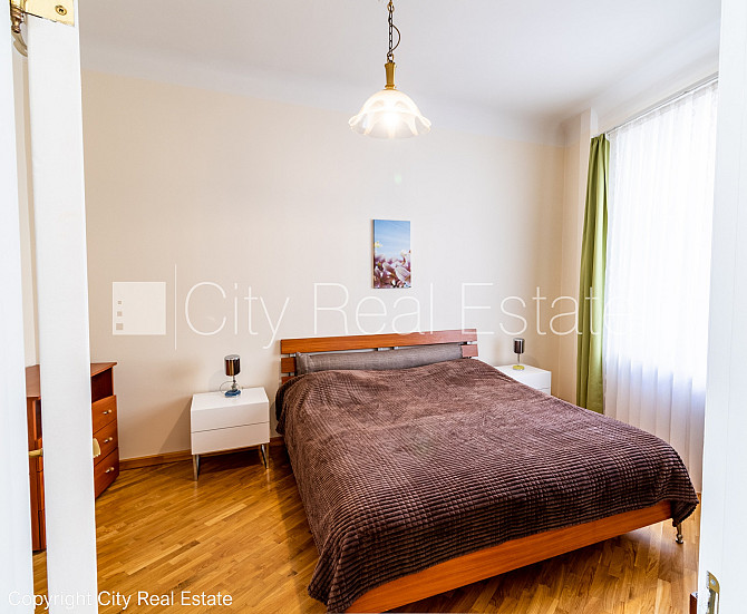 Fasādes māja, slēgts pagalms, ieeja no ielas, logi vērsti mājas abās pusēs, istabas Rīga - foto 15