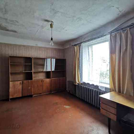 Pārdošanā dzīvojamās mājas pirmais stāvs lieliskā vietā, tuvu Siguldas centram.
Piedāvājam iegādātie Sigulda