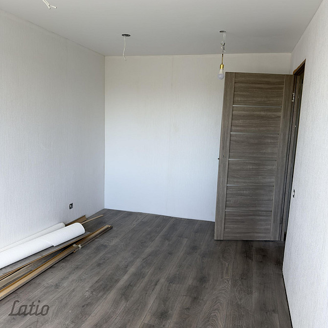 Tiek pārdots funkcionāls un saulains divu istabu dzīvoklis klusā un zaļā Ventspils rajonā, Ventspils un novads - foto 4