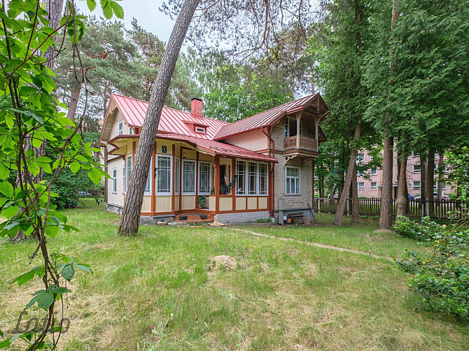 Piedāvājam unikālu iespēju iegādāties vizuāli saistošu 19. gadsimta beigu dzīvojamo māju Jūrmala - foto 1