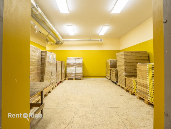 Neliela noliktava nomai industriālajā parkā Ziepniekkalnā, Rīgā  Piedāvājam nomai nelielu Rīga - foto 1