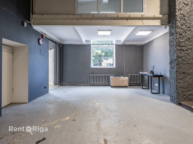 Piedāvājumā plašas un unikālas studijas telpas VEF kvartālā.  Tās veidotas industriālā Rīga - foto 9