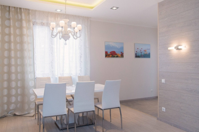 Pārdošanā plašs trīsistabu dzīvoklis, jaunā projektā skaistā un mājīgā rajonā ar Rīga - foto 2