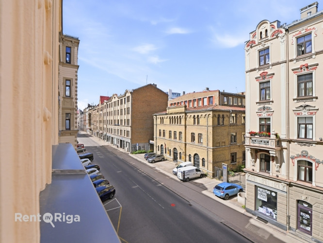 Kluss, gaišs un saulains dzīvoklis Stabu ielā.  Dzīvoklī ir 4 istabas (17 - 24 kvm), 3 no tām Rīga - foto 9