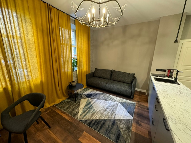 Mājīgs studio tipa dzīvoklis Rīgas centrā!  Dzivoklis veidots pec individuala planojuma ar Rīga - foto 3