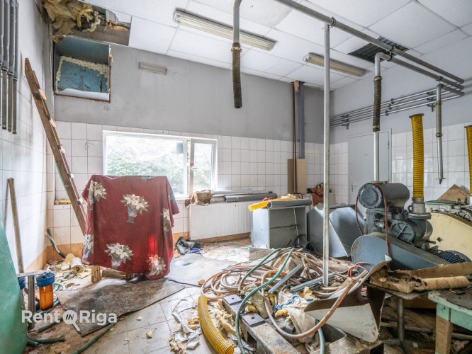Industriālais parks Ziepniekalnā iznomā telpas bez apkures.  Telpām ir nepieciešams remonts. Rīga - foto 3