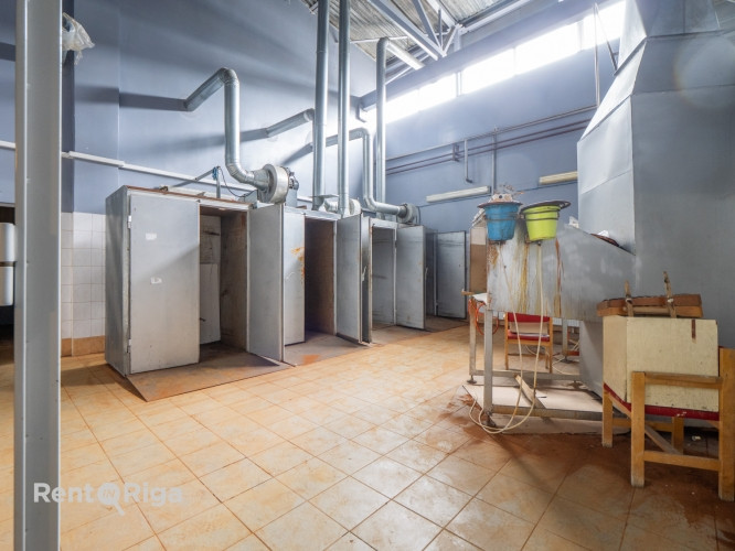 Industriālais parks Ziepniekalnā iznomā telpas bez apkures.  Telpām ir nepieciešams remonts. Rīga - foto 2