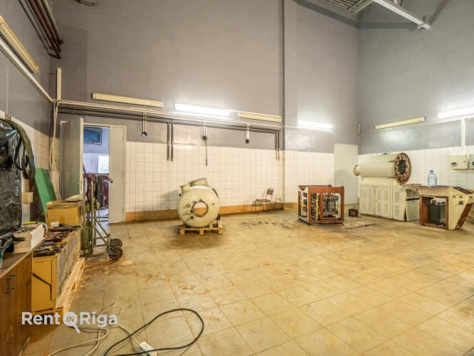 Industriālais parks Ziepniekalnā iznomā telpas bez apkures.  Telpām ir nepieciešams remonts. Rīga - foto 7