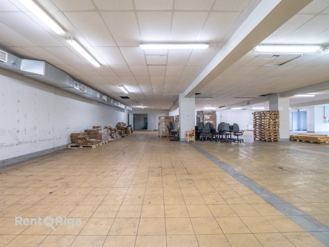 Industriālais parks Ziepniekalnā iznomā telpas bez apkures.  Telpām ir nepieciešams remonts. Rīga - foto 4