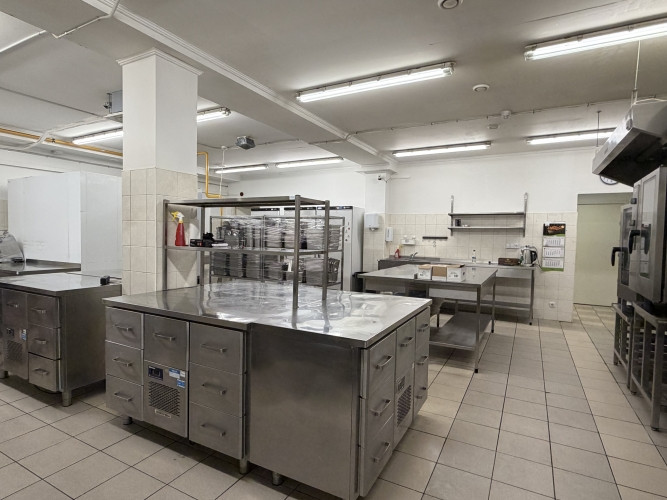PVD prasībām atbilstošas pārtikas ražošanas telpas ar profesionālu aprīkojumu. Rīga - foto 6