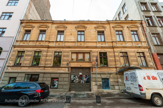 Gaišas telpas pie Miera ielas ar skaistu dārzu pagalmā.  - Telpas lieliski piemērotas Rīga - foto 1