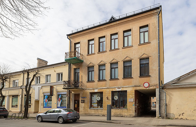 Pārdod veikala telpas Daugavpils centrā, Ģimnāzijas ielā 25A. Pirmais stāvs, ir ieeja arī no Rīga - foto 1
