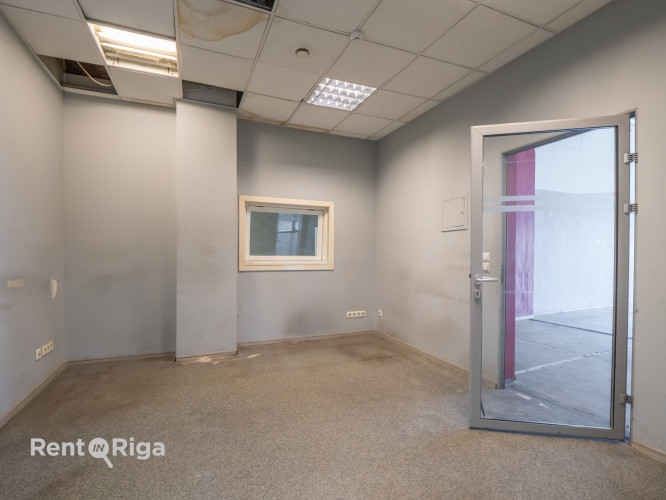 Tirdzniecības telpas ar atsevišķu ieeju no pagalma puses, Purvciemā  netālu no T/C Domina. Rīga - foto 9