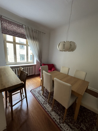 Izīrē pārdomātu 4 istabu dzīvokli centrā!  Ieejot dzīvoklī, jūs sagaida plašs un Rīga - foto 4