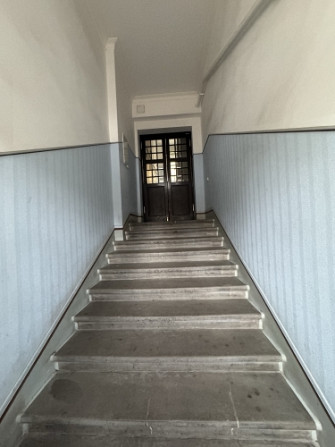 Izīrē pārdomātu 4 istabu dzīvokli centrā!  Ieejot dzīvoklī, jūs sagaida plašs un Rīga - foto 9