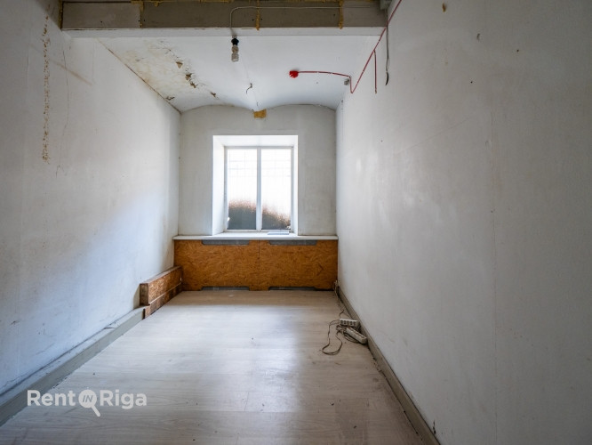 Iznomā visu namīpašumu un zemi uz 30 gadiem.  Esošais lietošanas kods 1264 - ārstniecības Rīga - foto 5