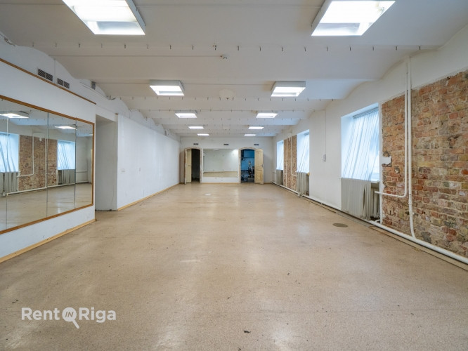Iznomā visu namīpašumu un zemi uz 30 gadiem.  Esošais lietošanas kods 1264 - ārstniecības Rīga - foto 4