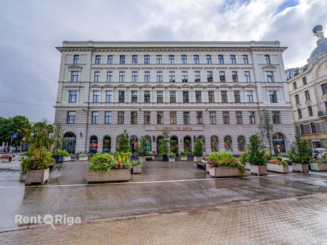 Plašs un gaišs birojs reprezentablas ēkas otrajā stāvā.  + Atvērta tipa plānojums + 2 Rīga - foto 1