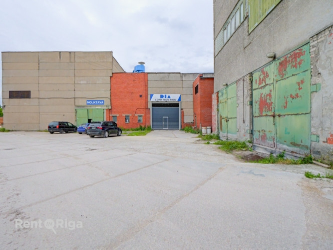 Pieejamas ražošanas/noliktavas telpas Ilzenes ielā 1B:  Trīs celtņi ar pacelšanas jaudu 3,2 t Rīga - foto 1