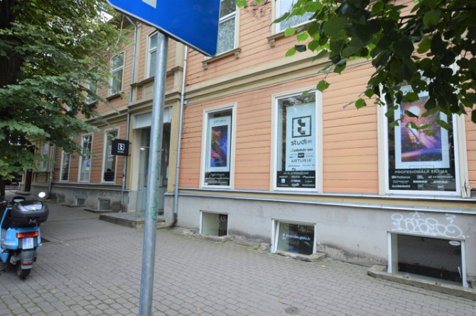 Veikala, salona vai biroja telpas 1.stāvā.  Telpas piemērotas tirdzniecības, biroja, Rīga - foto 1