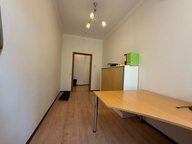 Uz nomu pieejams plašs birojs Valdemāra ielā. Ļoti labs plānojums un mierīga darba vide Rīga - foto 9