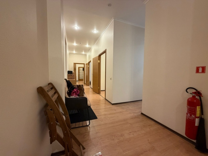 Uz nomu pieejams plašs birojs Valdemāra ielā. Ļoti labs plānojums un mierīga darba vide Rīga - foto 5