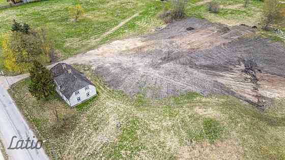 Pārdošanā tiek piedāvāts nekustamais īpašums klusā un zaļā privātmāju apbūves teritorijā Siguldā, Nā Sigulda