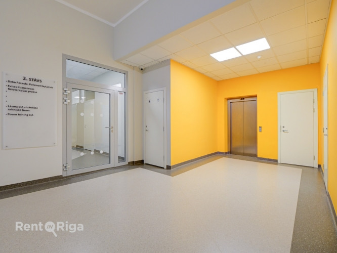 Izīrē telpas veikalam vai birojam renovētā ēkā Juglā, Brīvības gatvē 403.  - Ļoti laba Rīga - foto 8