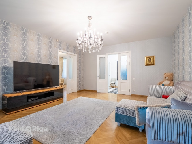 Eleganta mūra privātmāja vienā no pieprasītākajām Rīgas apkaimēm  Mežaparkā.  Īpašums Rīga - foto 5