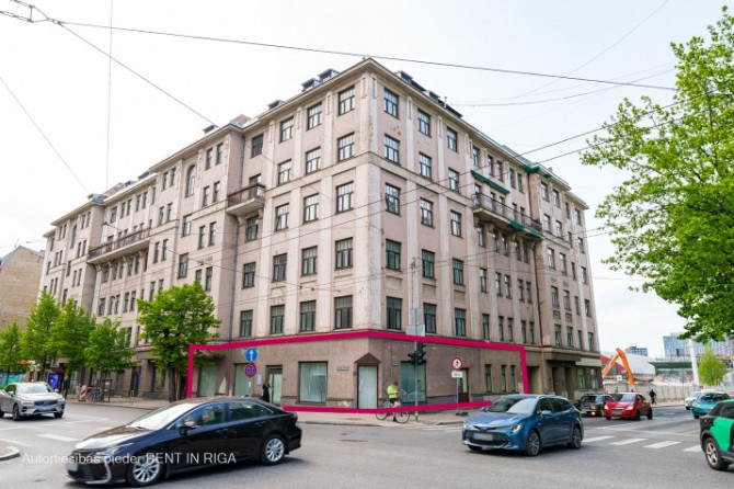 Tirdzniecības telpas/birojs - Rīgas centrā.  Telpu kopējā platība 210 m2  + Telpas ērtā un Rīga - foto 1