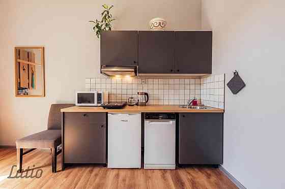 Plašs un saulains dzīvoklis Liepājas centrā ar privātu ieeju un ienesīgu īstermiņa īres profilu

Pie Liepāja