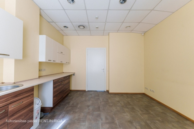 Tirdzniecības telpas/birojs - Rīgas centrā.  Telpu kopējā platība 210 m2  + Telpas ērtā un Rīga - foto 9