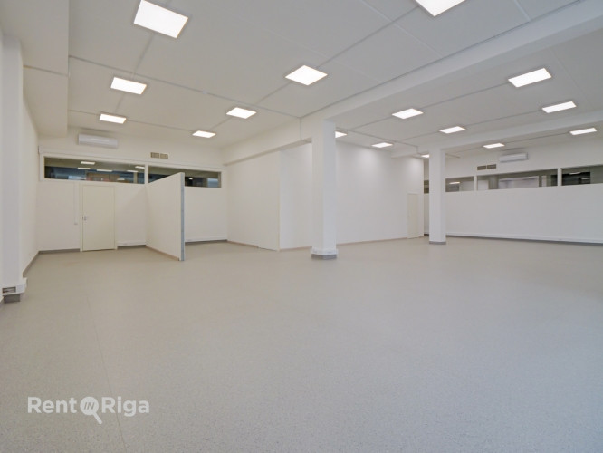 Iznomā tirdzniecības vai biroja telpas renovētā ēkā Juglā, Brīvības gatvē 403. Rīga - foto 4
