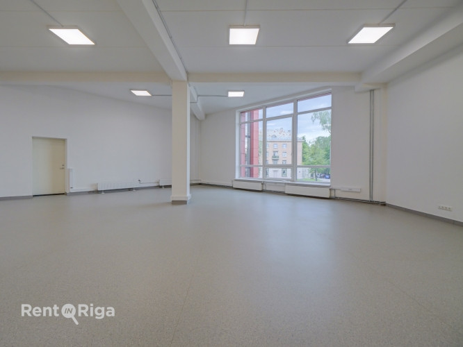Iznomā tirdzniecības vai biroja telpas renovētā ēkā Juglā, Brīvības gatvē 403. Rīga - foto 2