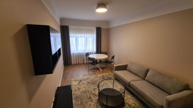 Pašā Rīgas centrā  Brīvības un Ģertrūdes ielu krustojumā, tiek pārdots kvalitatīvi Rīga - foto 1