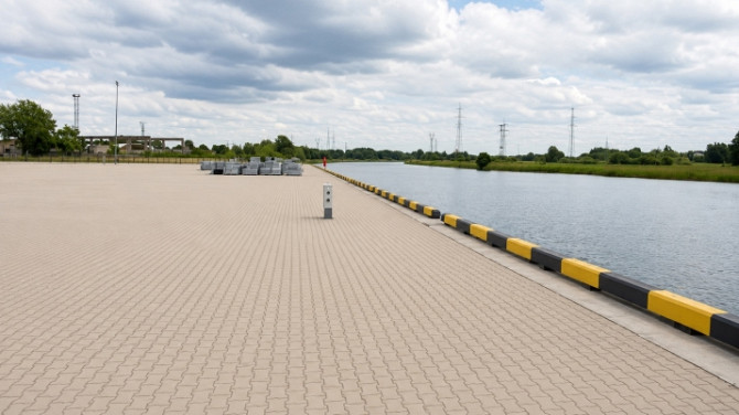 Bruģēts laukums ar tenta noliktavu Jelgavā.  + Bruģēta laukuma platība 10 346 m2; + Tenta Jelgava un novads - foto 3